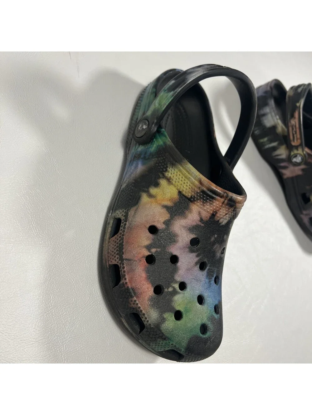 Crocs Classic Black Tie Dye Rainbow Slip On Clog Unisex Size kids 7